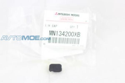 Заглушка ручки двери правая MN134200XB Mitsubishi (фото №1)